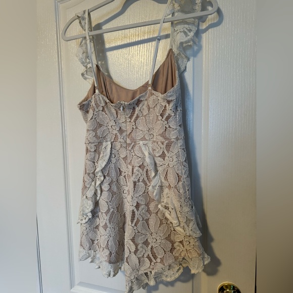 White floral bridal romper - Picture 5 of 5